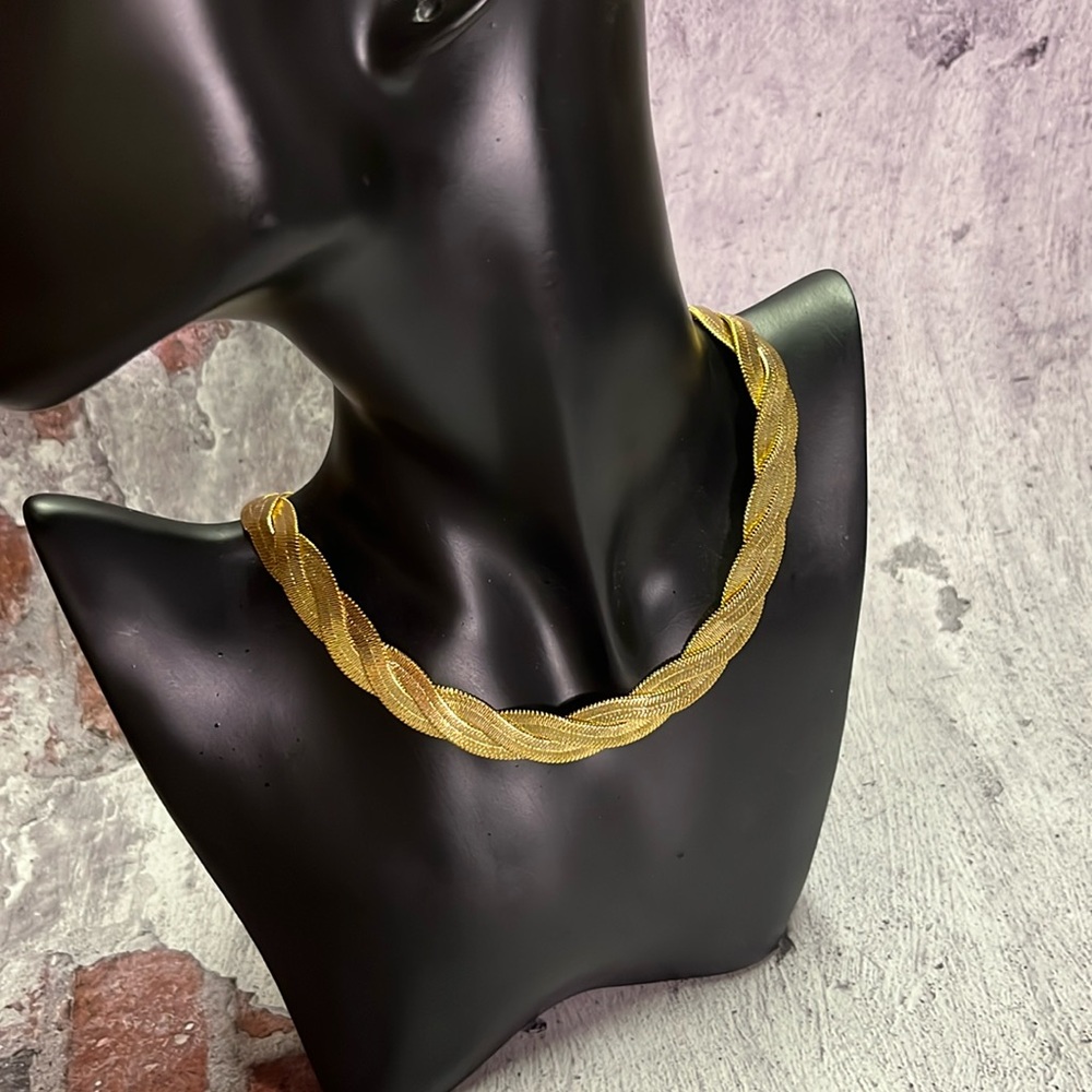 NWT Macy’s Gold Twisted Flat Snake Chain Choker Necklace